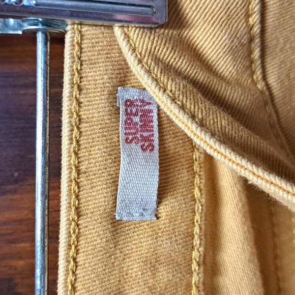 Mustard colored Arizona Jean's size 9 - Picture 3 of 5